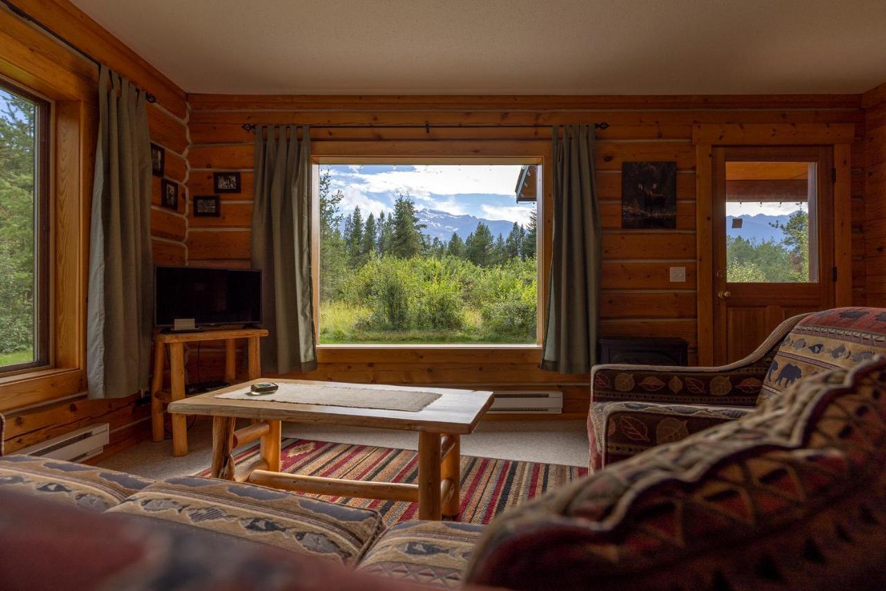 Mica Mountain Lodge & Log Cabins Tête Jaune 외부 사진