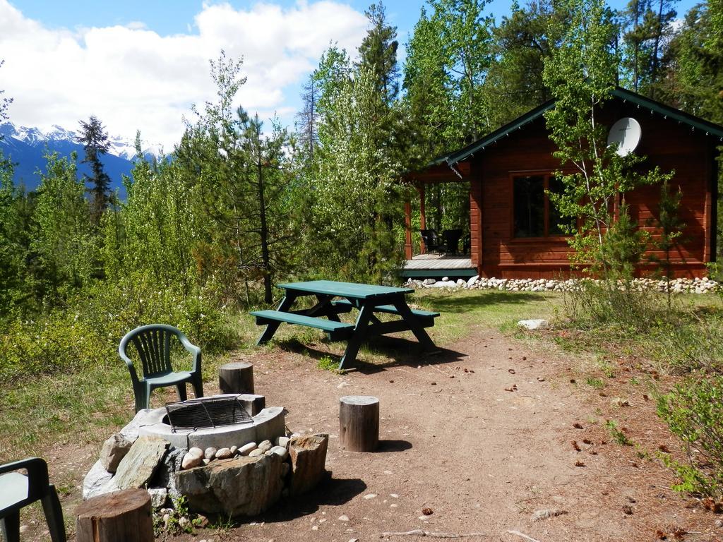 Mica Mountain Lodge & Log Cabins Tête Jaune 외부 사진
