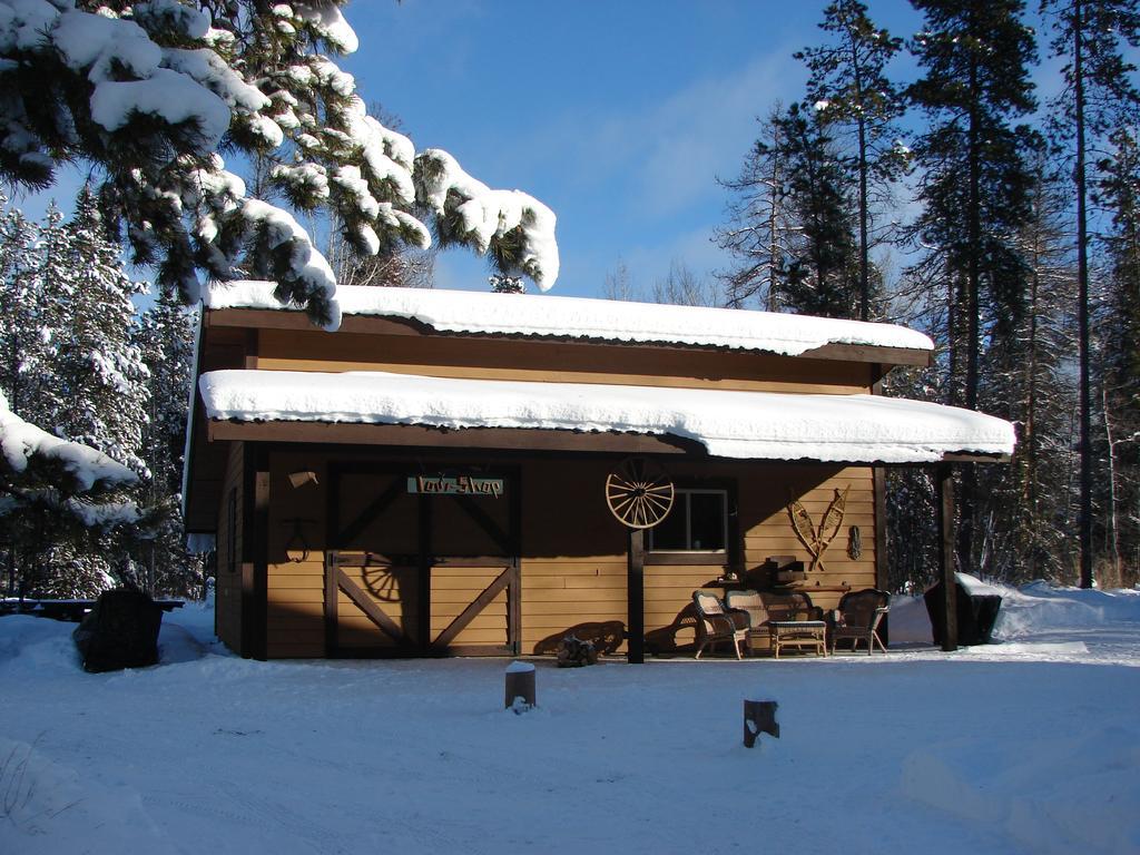 Mica Mountain Lodge & Log Cabins Tête Jaune 외부 사진