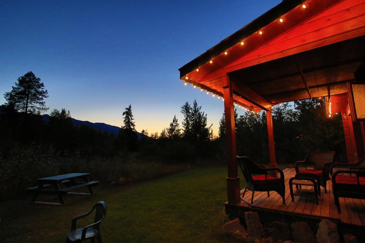 Mica Mountain Lodge & Log Cabins Tête Jaune 외부 사진